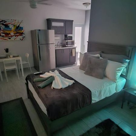 Urban Lodgings One @ Roosevelt 457 San Juan Ngoại thất bức ảnh